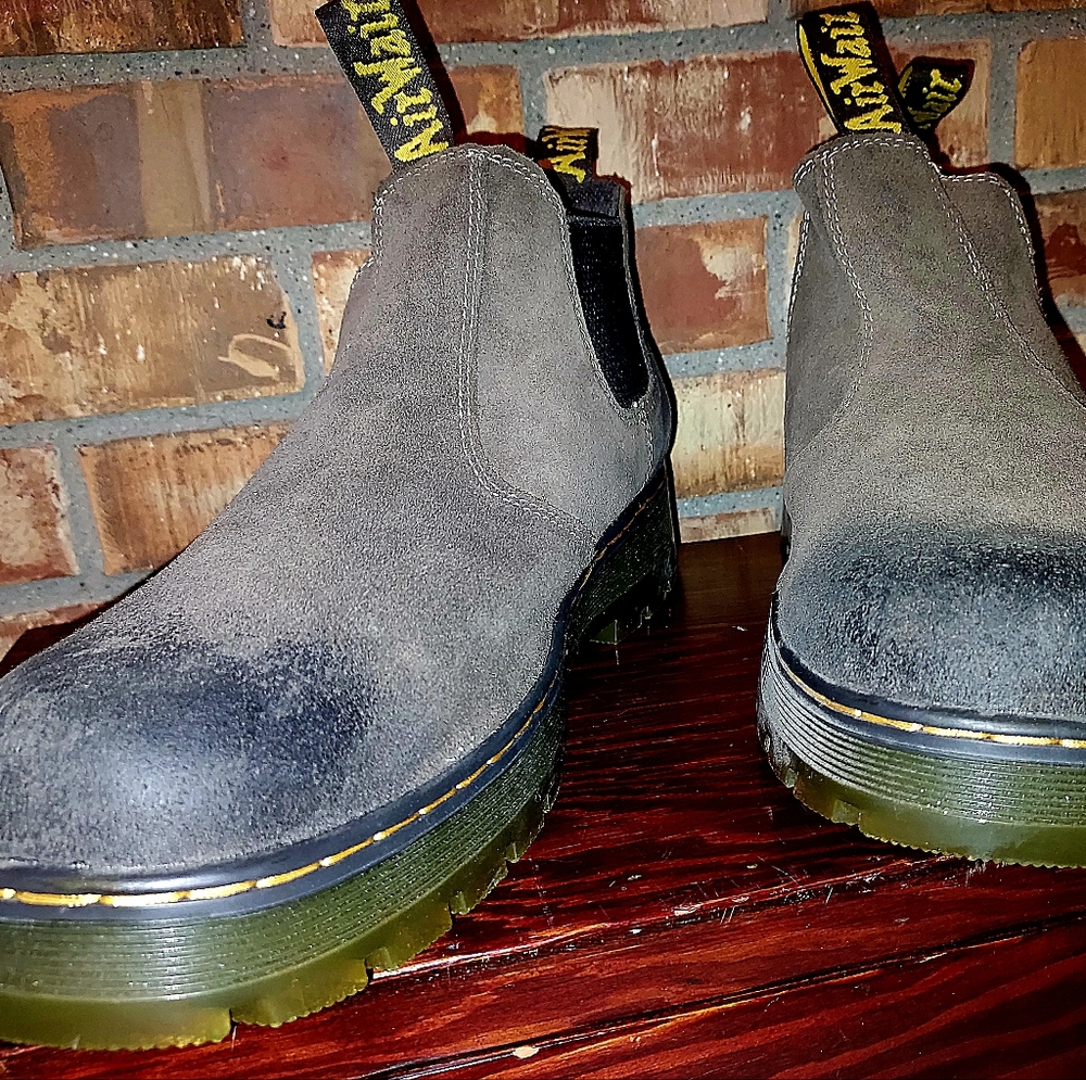 Dr. Martens Hardie Chelsea Mens sz 11 Brown Suede Ankle Utility Work Boots New